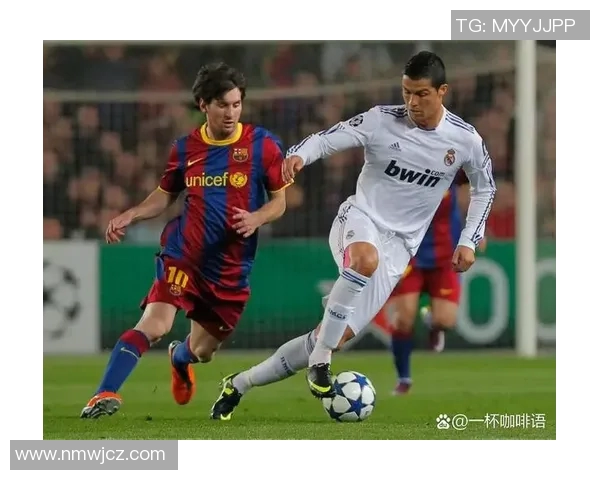 足球巨星意外接球失误全场哗然技艺精湛却难逃瞬间尴尬 足球巨星意外接球失误全场哗然技艺精湛却难逃瞬间尴尬